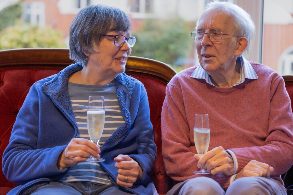 Dennis et Anne Archer, les premiers clients en chambres d'hôtes à La Grande Raisandière