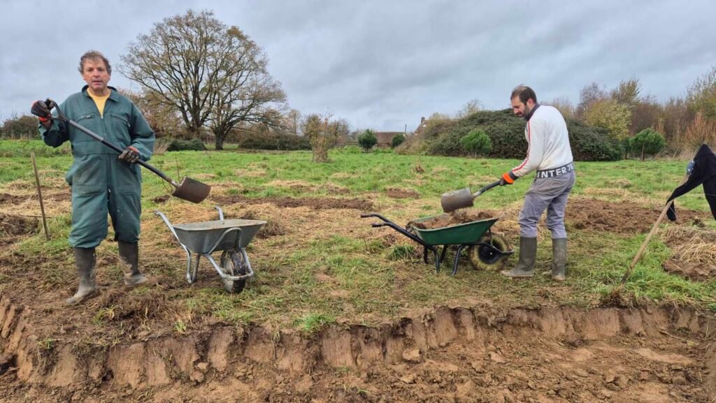 Eddy & Thierry digging
